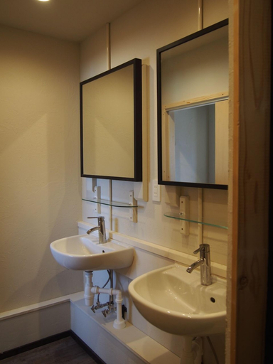 Bathroom 5, 328 Hostel and Lounge, Ōta