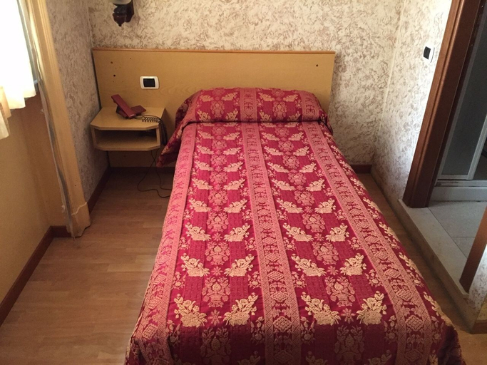 Bedroom 2, Hotel Nettuno, Milano