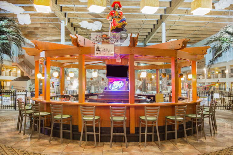 Food & Drinks 5, Ramada Tropics Resort & Conf Center by Wyndham Des Moines, Polk