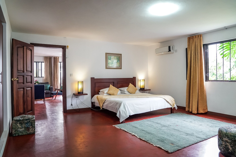 Bedroom 2, Royal Ho