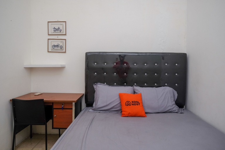 Bedroom 3, KoolKost Syariah near Luwes Gentan Park (Minimum Stay 30 Nights), Sukoharjo