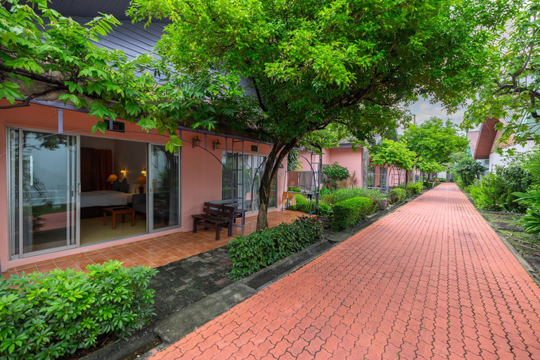 Exterior & Views 2, Bangkok Rama Hotel, Suan Luang