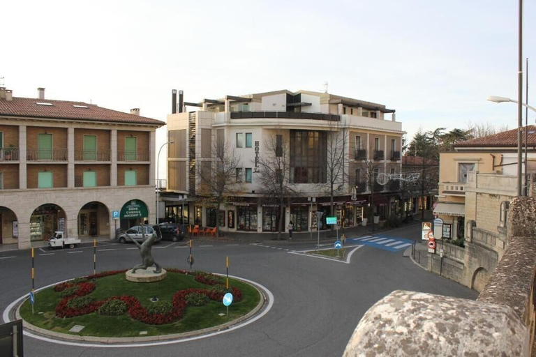 Exterior & Views 2, Hotel Joli