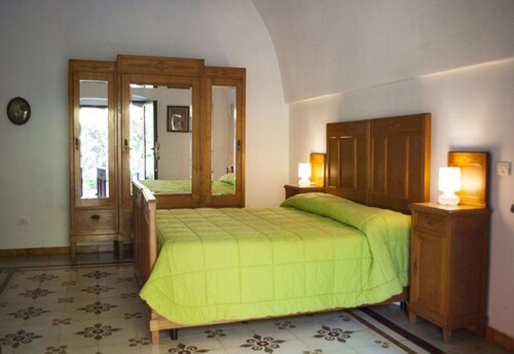 Bedroom 2, Agriturismo Antonelli Piangevino, Bari