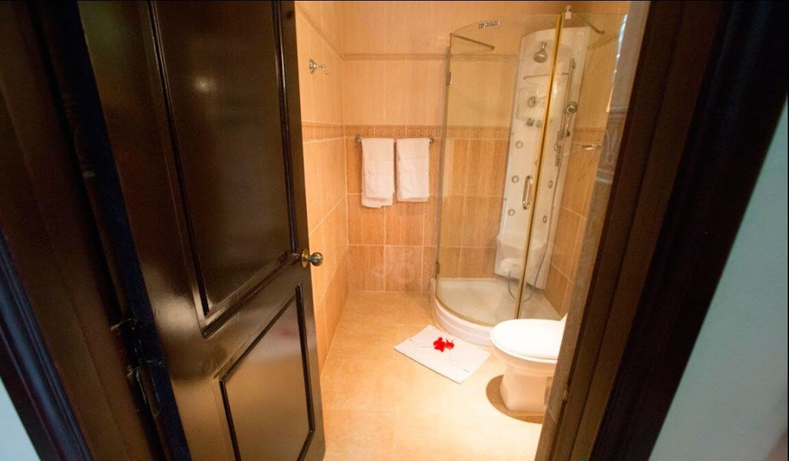 Bathroom 4, Jarabacoa River Club, Jarabacoa
