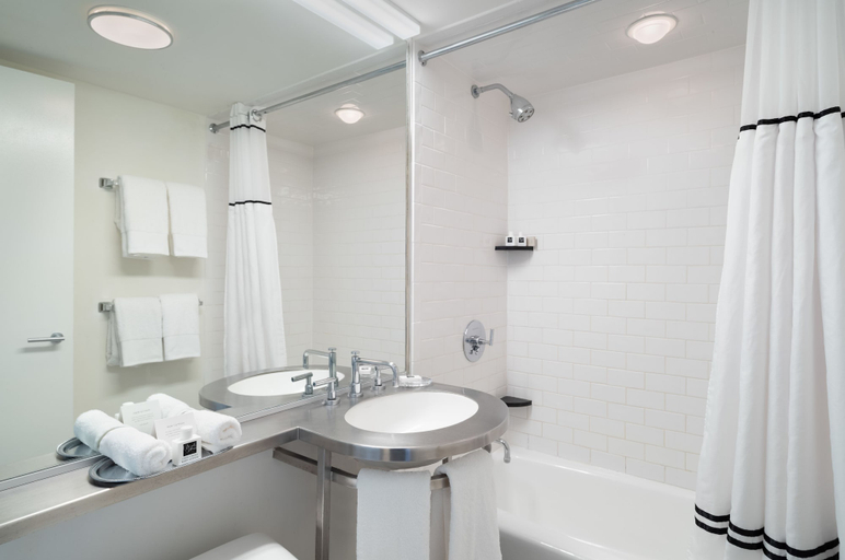 Bathroom 4, The Star Inn, Cape May