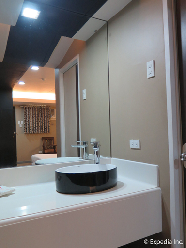 Bathroom 3, Lucky 9 Budget Hotel, Tagum City