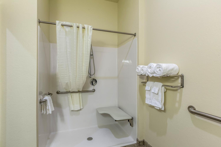 Bathroom 5, Cobblestone Inn & Suites - Fairfield Bay, Van Buren