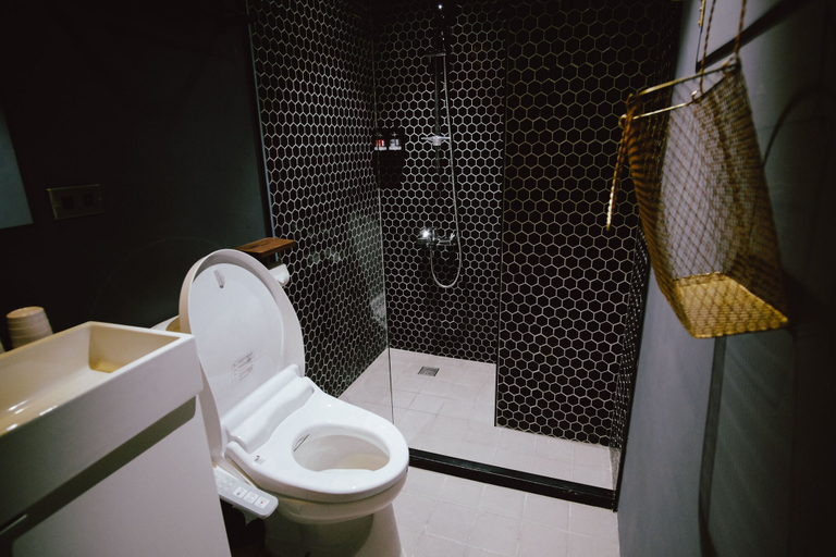 Bathroom, Spangle Inn, Keelung
