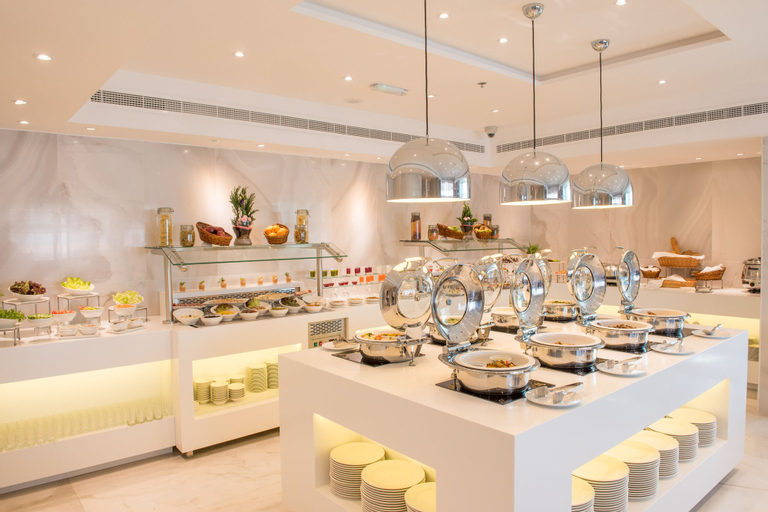 Food & Drinks 4, Hawthorn Suites by Wyndham Abu Dhabi City Centre, Abu Dhabi City