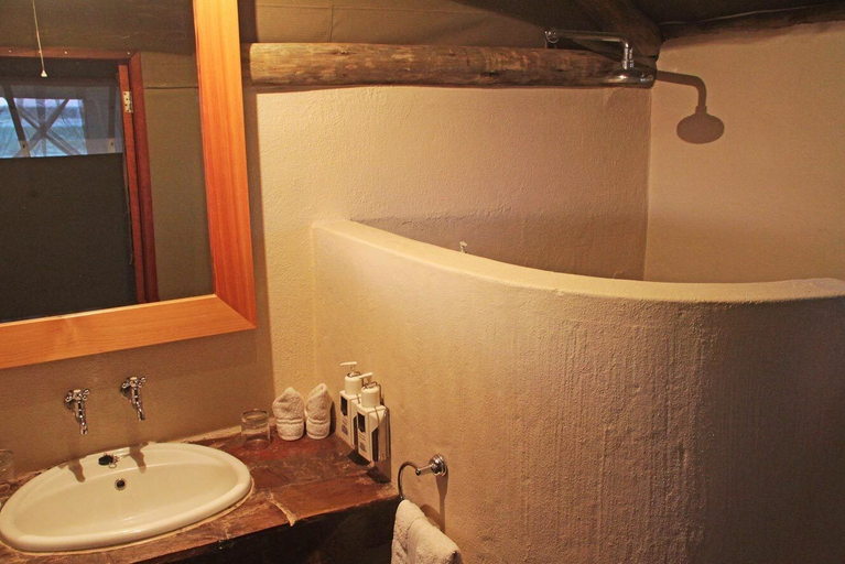 Bathroom 3, Suricate Tented Lodge, Mariental Rural