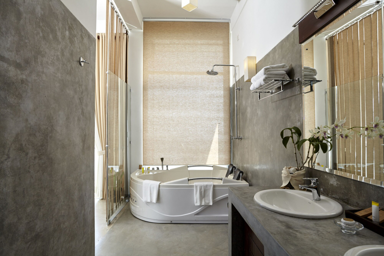 Bathroom 5, Gartons Cape, Habaraduwa