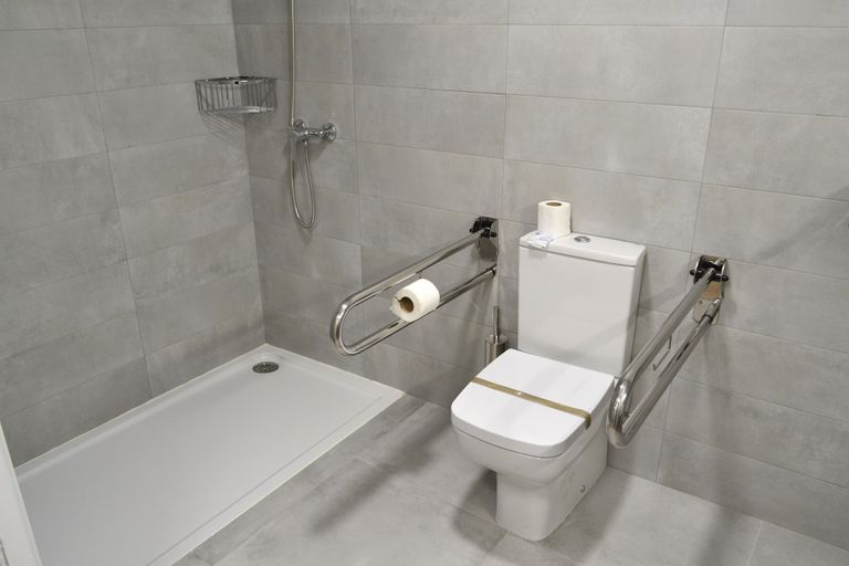 Bathroom 5, Hotel Alda Estación Pontevedra, Pontevedra