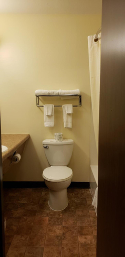 Bathroom 4, Family Budget Inn Bethany, Harrison