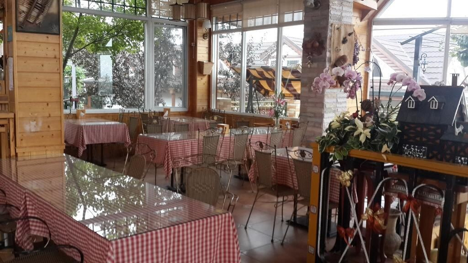 Food & Drinks 5, Vienna B and B, Nantou