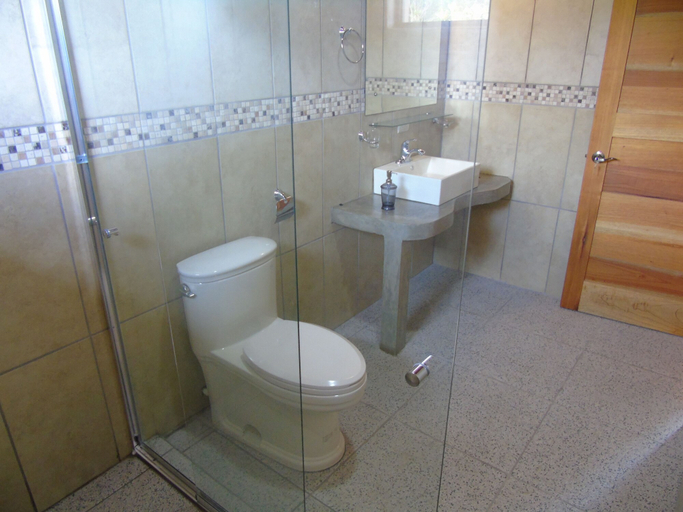 Bathroom 5, Hotel Margarita, Osa