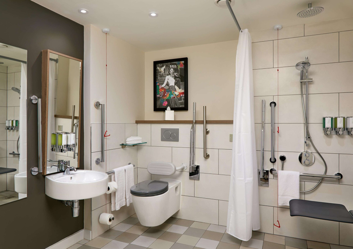 Bathroom 4, Hampton by Hilton Dublin City Centre, Dublin