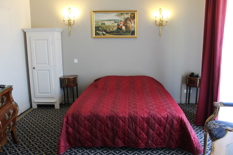 Bedroom 4, Hôtel Fleur De Lys, Nord