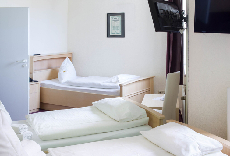 Bedroom 3, Hotel Moerser Hof, Wesel