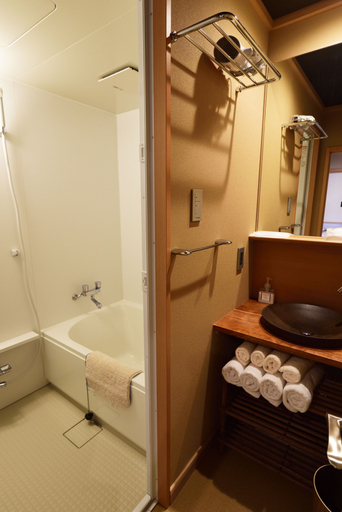 Bathroom 4, Ryokan hanare Tengachaya, Osaka