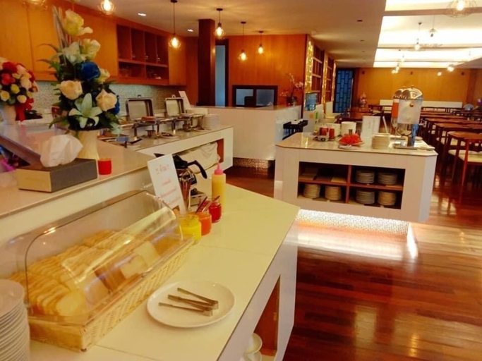 Food & Drinks 5, Tai-Shan Suites, Muang Ratchaburi