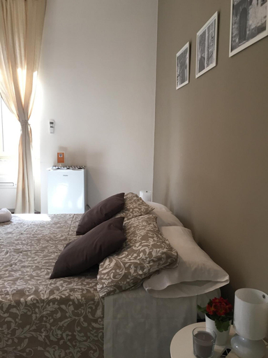 Bedroom 4, Domus Santa Caterina, Rome