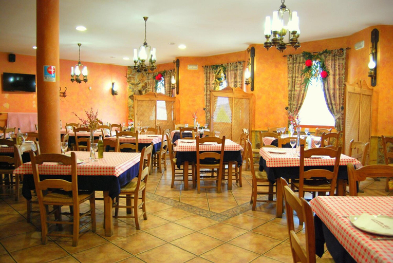 Food & Drinks 5, Hostal Mesón Arboleas, Almería