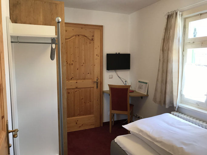 Bedroom 3, Hotel Hohe Schule, Göppingen