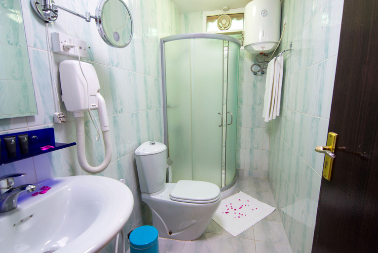 Bathroom 4, Mutrah Hotel, Muscat