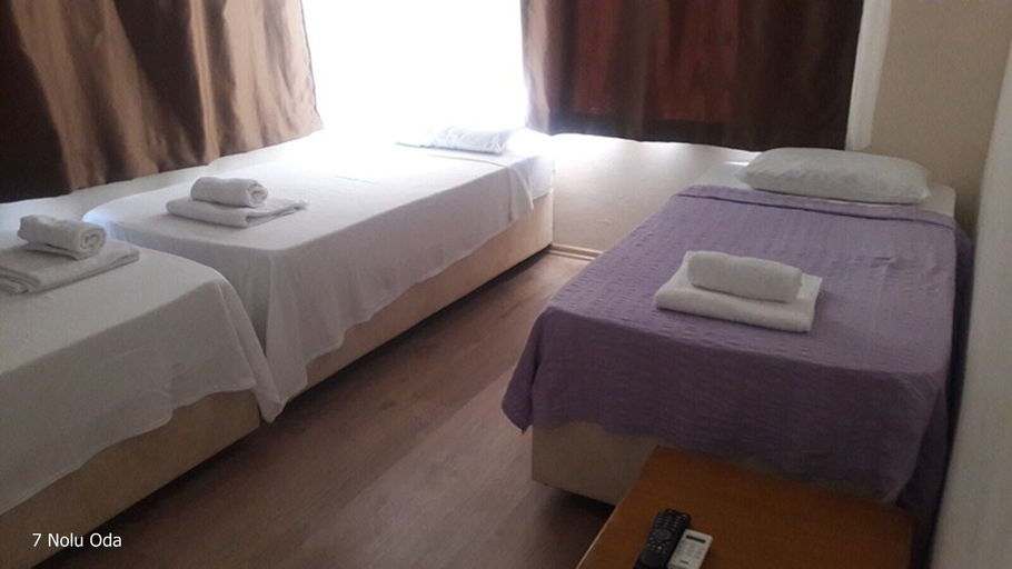 Bedroom 4, Camlaralti Pansiyon, Ayvalık