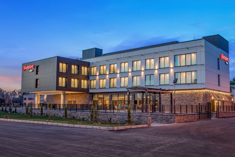 Exterior & Views