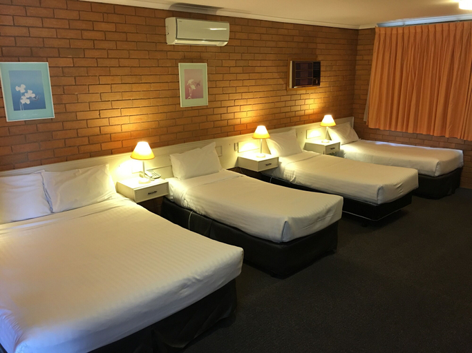 Bedroom 3, Essendon Motel, Melbourne