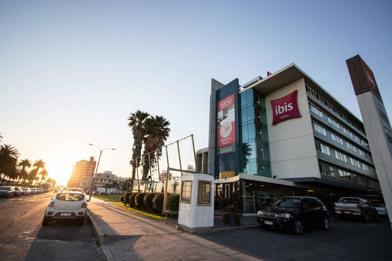 Exterior & Views 2, Hotel ibis Montevideo Rambla, Montevideo