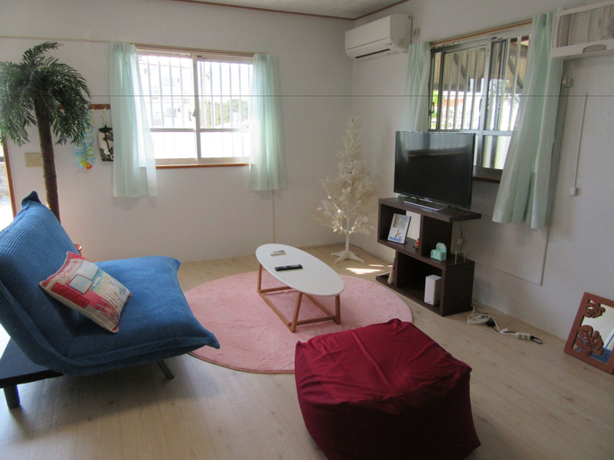 Others 5, Guest House HEAD, Yomitan