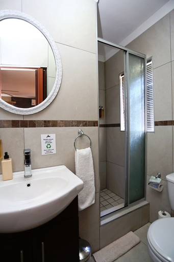 Bathroom 4, Plattekloof Premium Lodge, City of Cape Town
