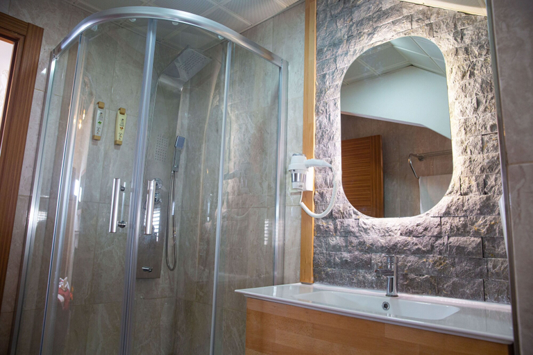 Bathroom 5, Emirtimes Hotel Kadikoy, Kadıköy