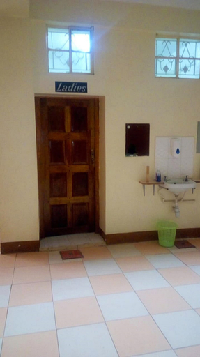 Others 3, Sixty Two Paradise Hotel, Kieni