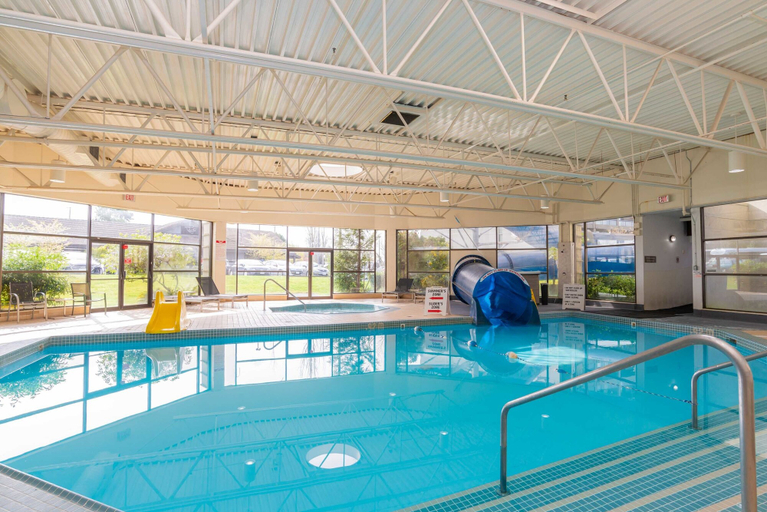 Sport & Beauty 2, Sandman Signature Vancouver Airport Hotel & Resort, Greater Vancouver