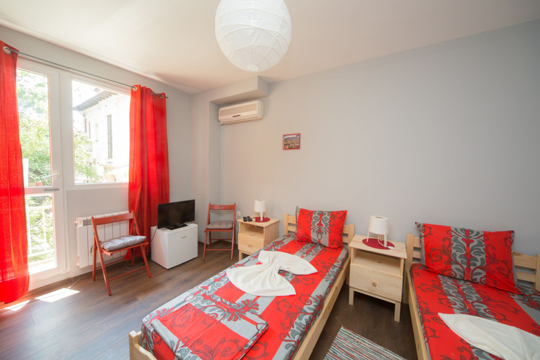 Bedroom 4, Peter Pan Guest House, Stolichna