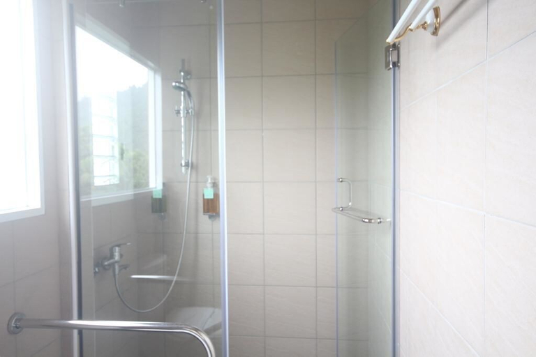 Bathroom 4, Vienna B and B, Nantou