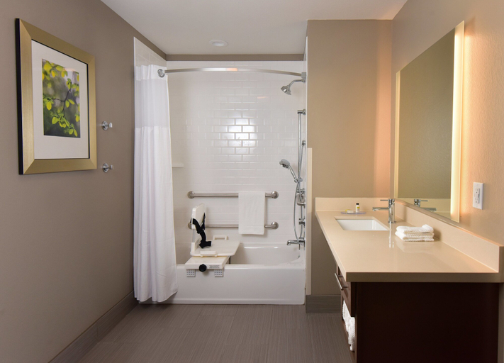 Bathroom 4, Staybridge Suites WISCONSIN DELLS - LAKE DELTON, Sauk