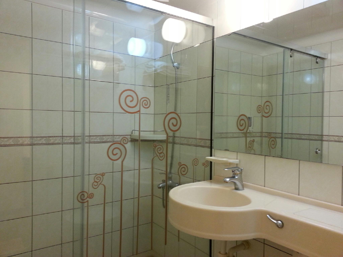 Bathroom 4, Ying Shih Guest House, Yilan