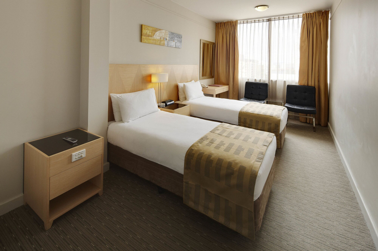 Bedroom 3, Quality Hotel Ambassador Perth, Perth
