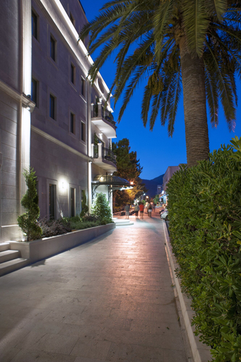 Exterior & Views 2, Boutique Hotel La Roche