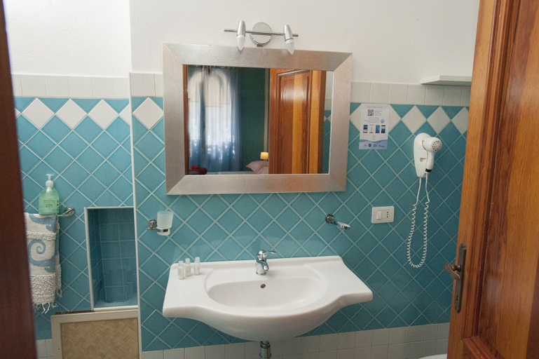 Bathroom 4, Villa Belfiori, Medio Campidano