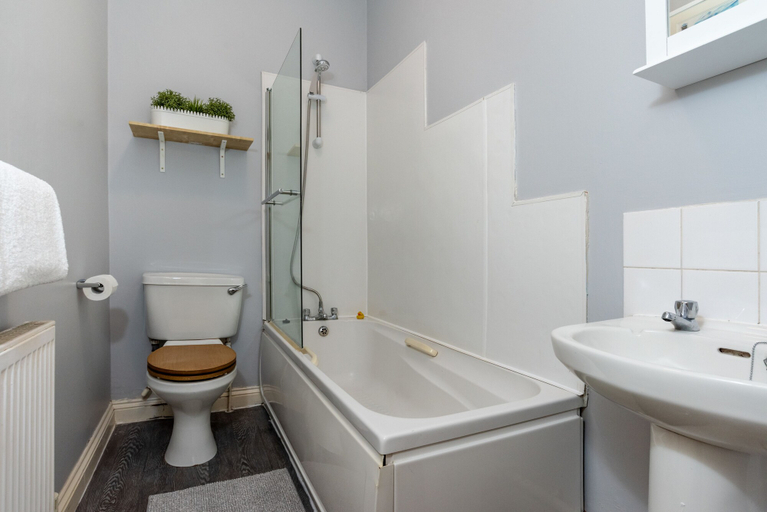 Bathroom 3, Ford Park Apartment, Plymouth