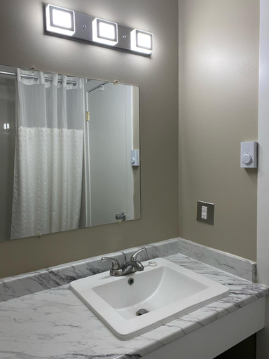 Bathroom 3, Imperial Motel, Cariboo