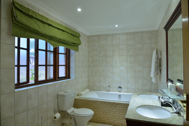Bathroom 3, Walkersons Hotel & Spa, Nkangala