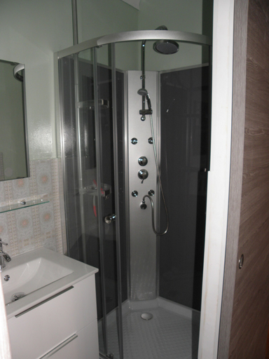 Bathroom 5, Chambres d'hôtes La Planche Pinçon, Sarthe