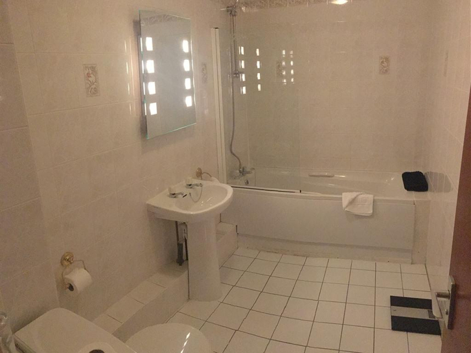 Bathroom 4, Kings Park, South Lanarkshire